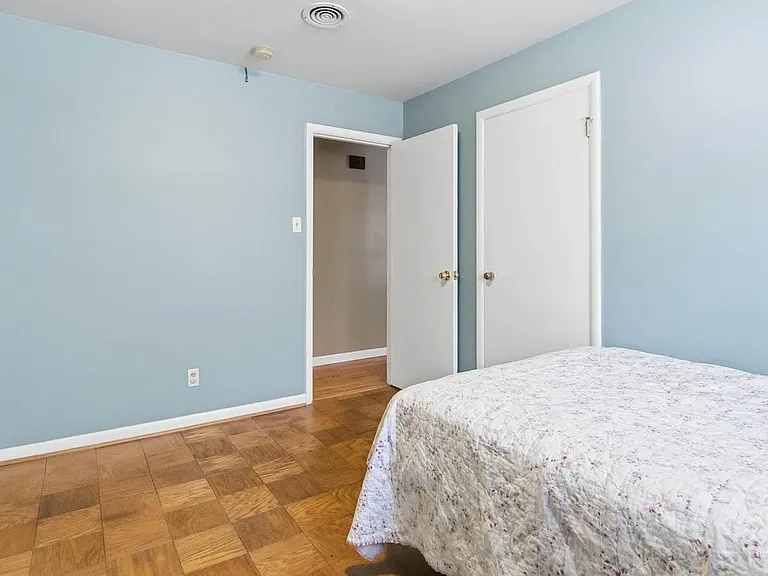 2061 Saint Teresa Dr — Photo 3