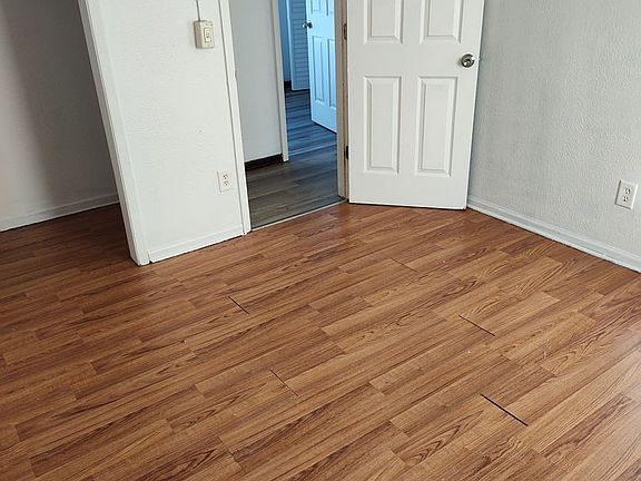 4th image of 231 26th Ave NE