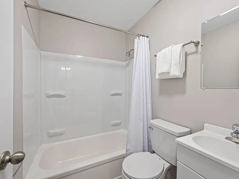 Village Square Townhomes — Photo 19