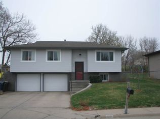 4327 Palamino Rd, Kearney, NE 68845