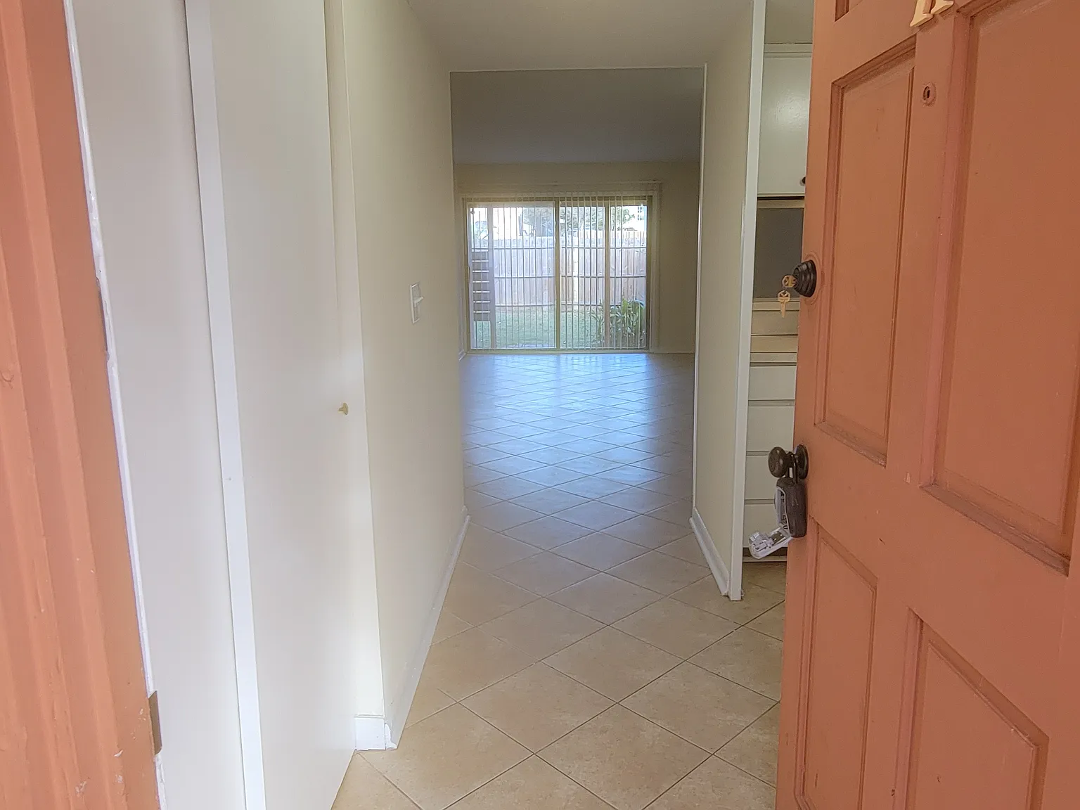 2 bed, 950 sqft, $1,700 — Photo 1