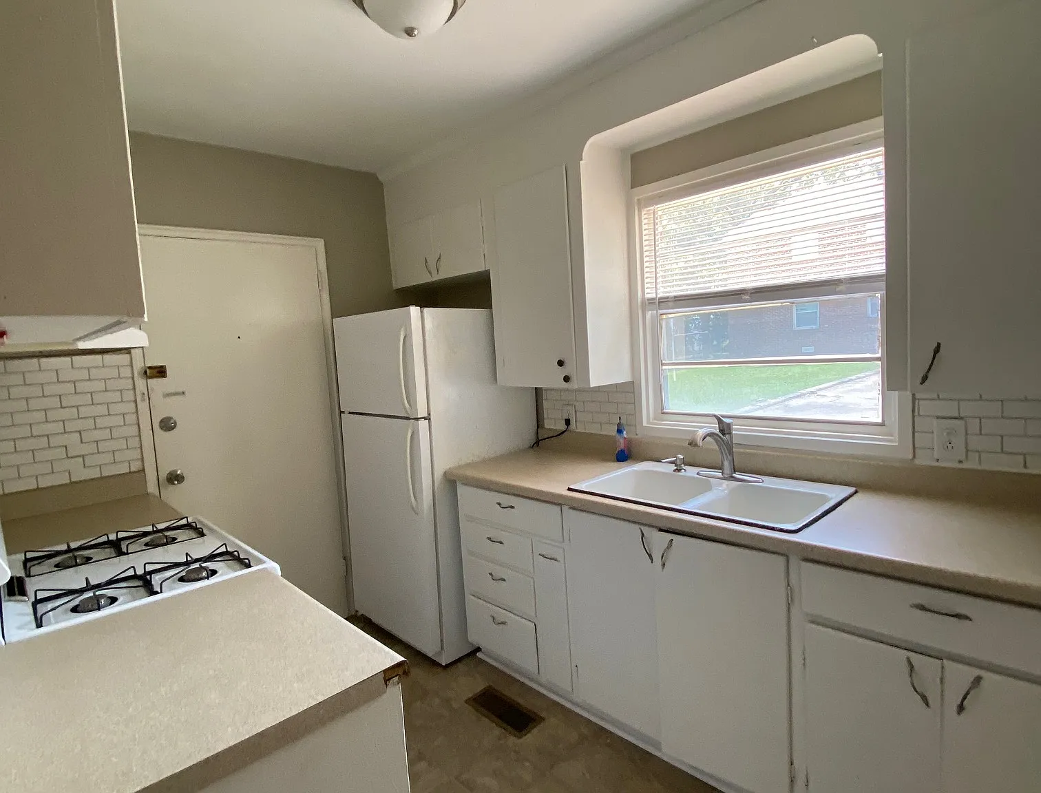 127 Crestview Apartments - Apt 2 — Photo 3