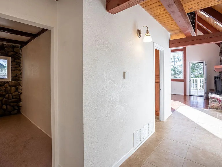 521 Pioneer Rd — Photo 13