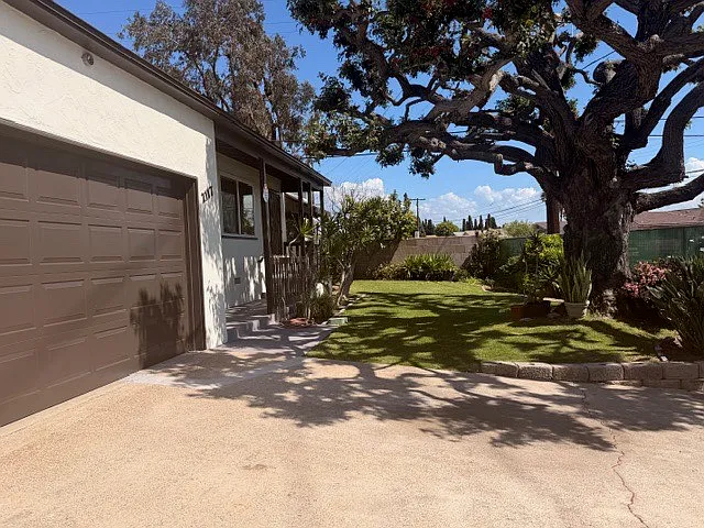 3 bed, 1318 sqft, $4,700 — Photo 2