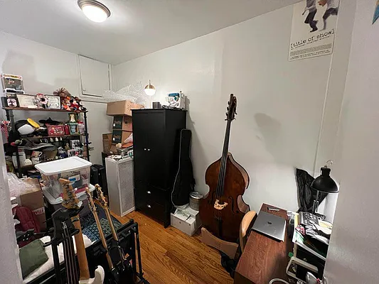 Rented by KNOCKKNOCK LLC | media 9