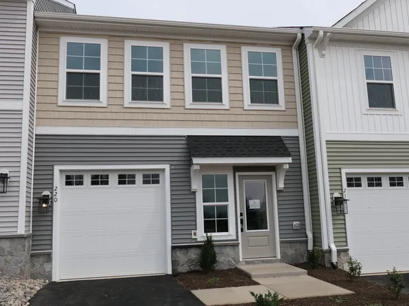 220 Springdale Rd, Waynesboro, VA 22980