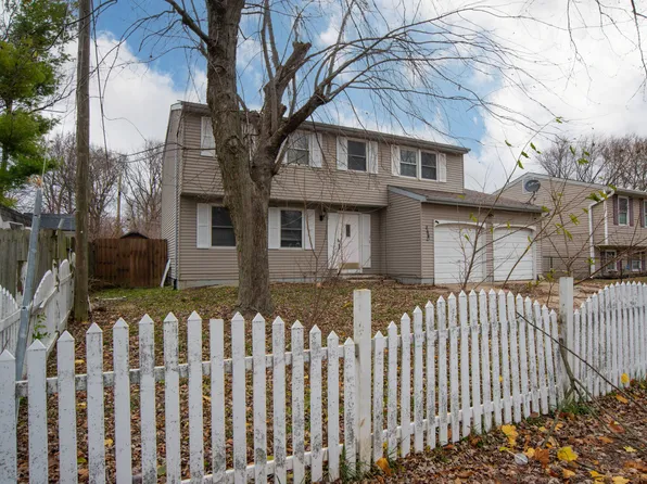 8440 E 34th Pl, Indianapolis, IN 46226