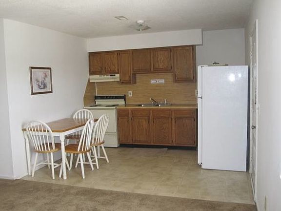 3rd image of 2901 E 5th St APT 39