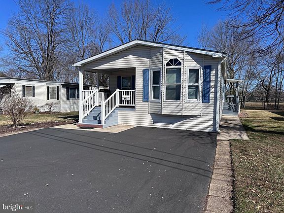 2nd image of 113 Hickory Dr