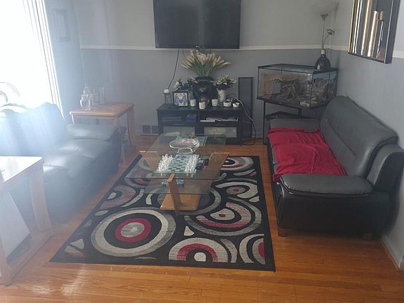 3rd image of 12835 W Parkway St