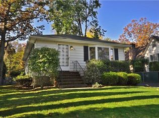 27 Pine Blvd, Cedar Knolls, NJ 07927