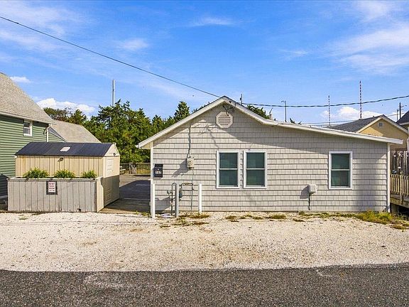 3rd image of 707 W Rio Grande Ave