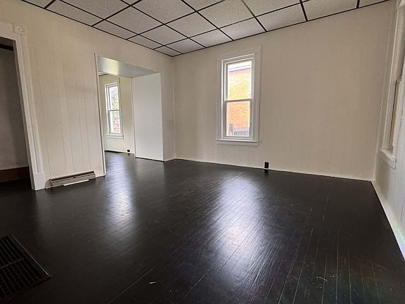 4th image of 541 Locust St