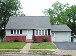 10 Carol Pl, Edison, NJ 08817