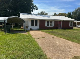 504 Holmes St, Bay, AR 72411