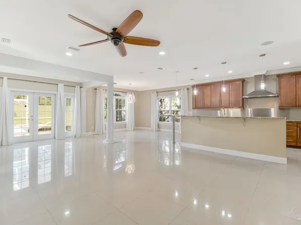 2017 Hesperia Way, Pensacola, FL 32505