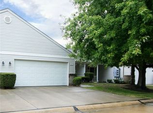 2015 Mayapple Dr UNIT 2015, Painesville, OH 44077