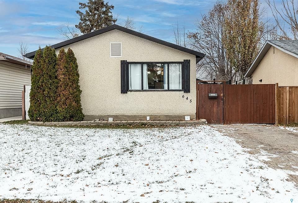 1st image of 645 Douglas Cres
