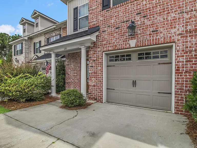 125 Ventura Pl — Photo 6