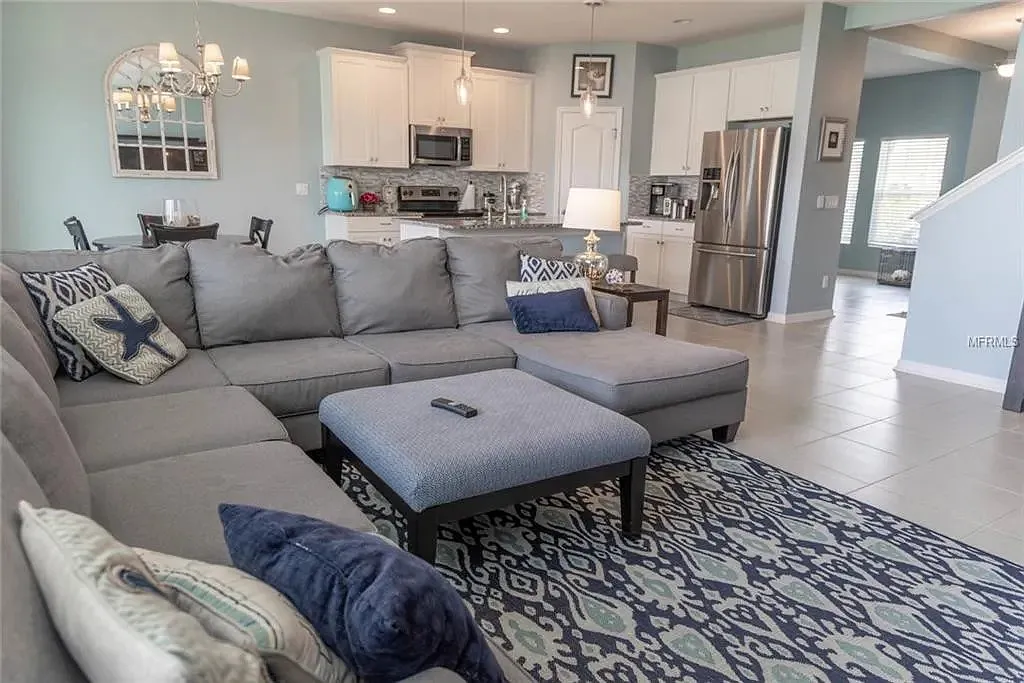 4 bed, 2625 sqft, $2,500 — Photo 4