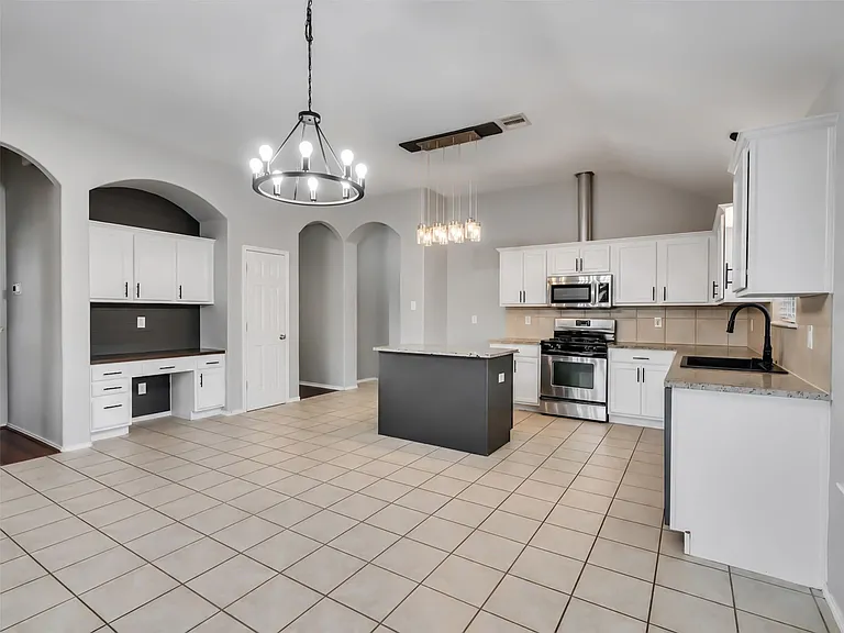 3417 Cypress Village Dr — Photo 13