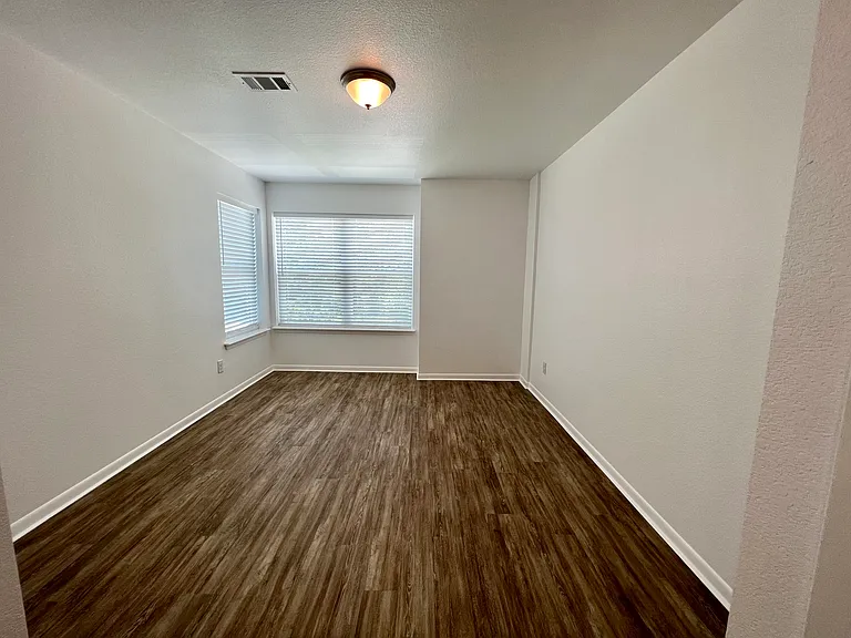 1014 E Fannin St — Photo 10