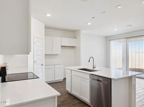 26247 W HASAN Drive, Buckeye, AZ 85326