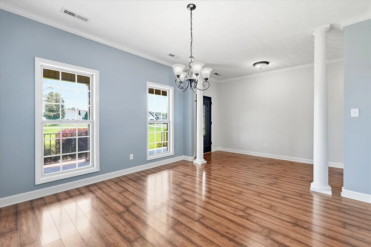3 bed, 2156 sqft, $2,100 — Photo 4