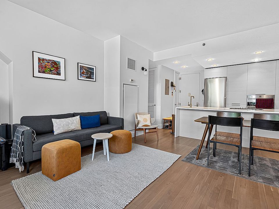 1st image of 5-19 Borden Ave #2C