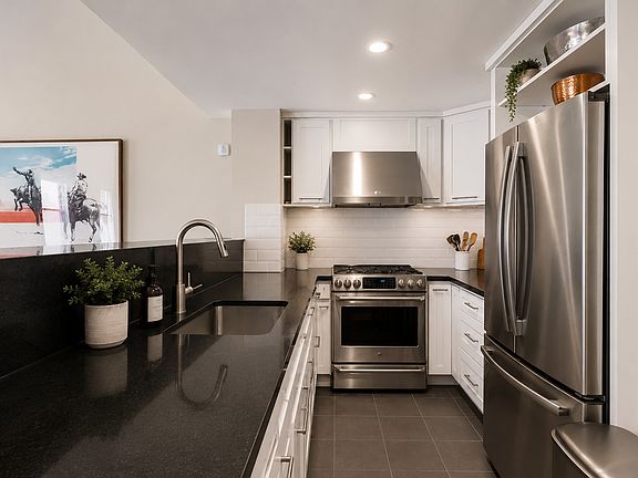 2nd image of 157 Bleecker St APT 2