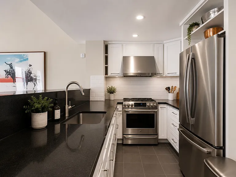 157 Bleecker St #2 — Photo 2