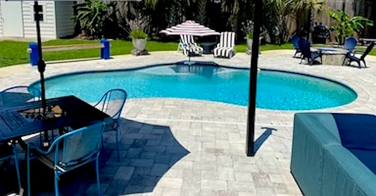 805 N Lakeside Dr — Photo 2