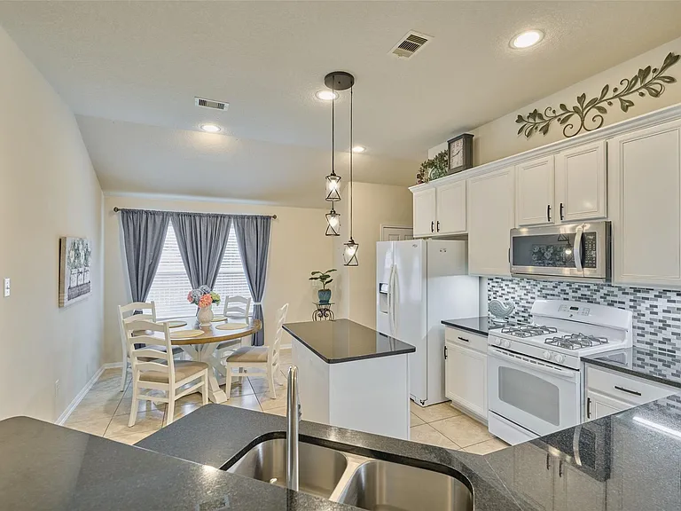 9940 Yearling Pl — Photo 13