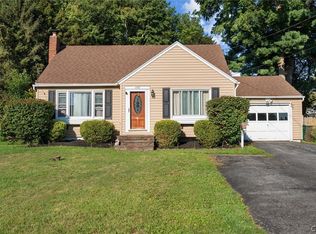 100 Keith Dr, North Syracuse, NY 13212