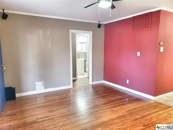 5th image of 2422 Oak Dr