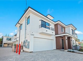 12300 Oxnard St #3, North Hollywood, CA 91606