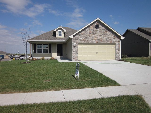 Exterior has great curb appeal