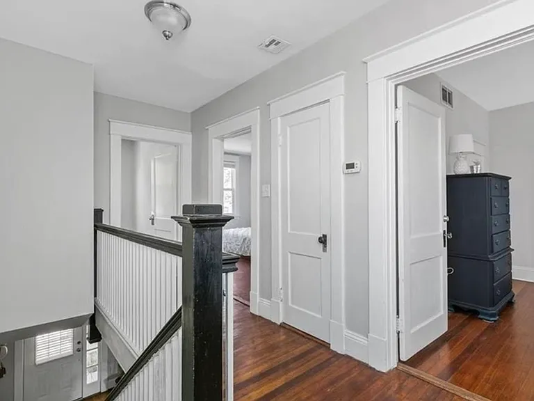 2224 Seminary Ave — Photo 14
