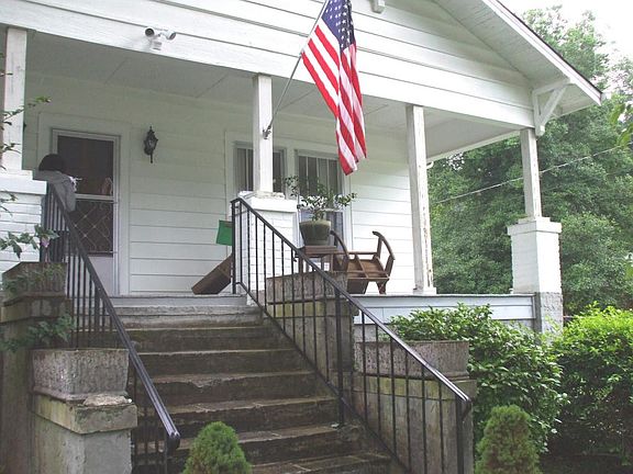 3rd image of 3710 Tacoma Ave