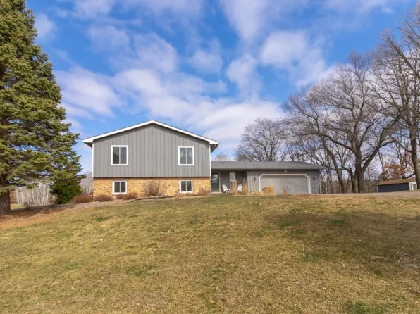 1218 52nd St, Hudson, WI 54016