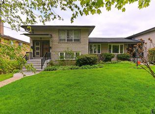 19 Cannon Rd #19, Toronto, ON M8Y1R8