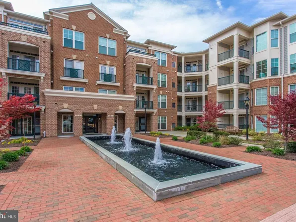 2907 Saintsbury Plz APT 404, Fairfax, VA 22031