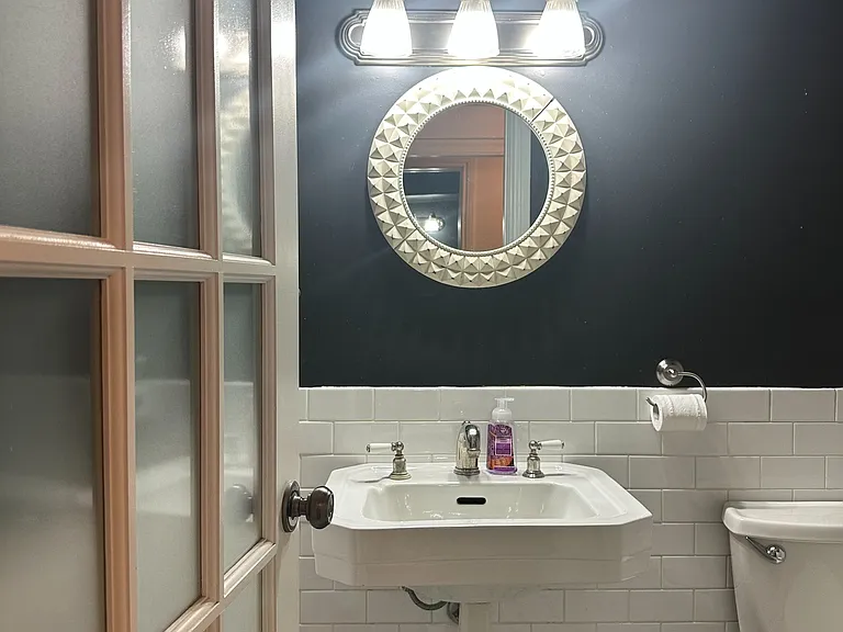 66 Mackenzie Cres #BASEMENT — Photo 11