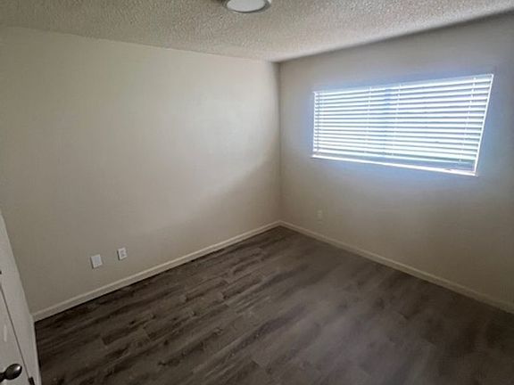 4th image of 703 Iowa Ave #C