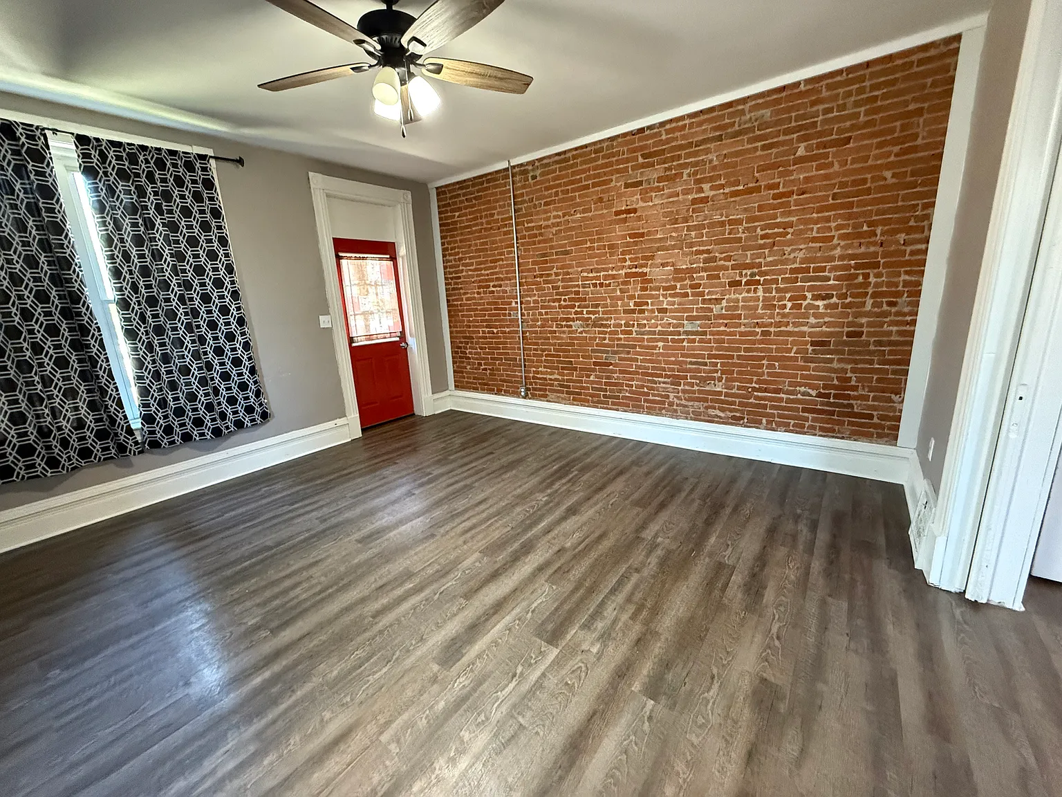 3 bed, 1.5 bath, 1634 sqft, $1,500 — Photo 2