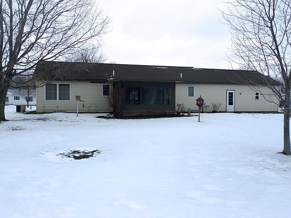 2nd image of 76 Roberts Ct