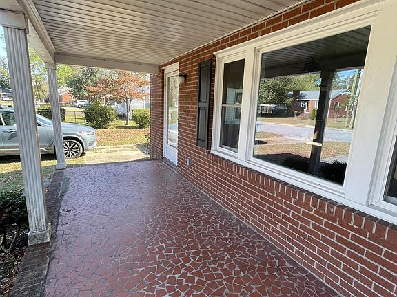2nd image of 1207 Franklin Drive