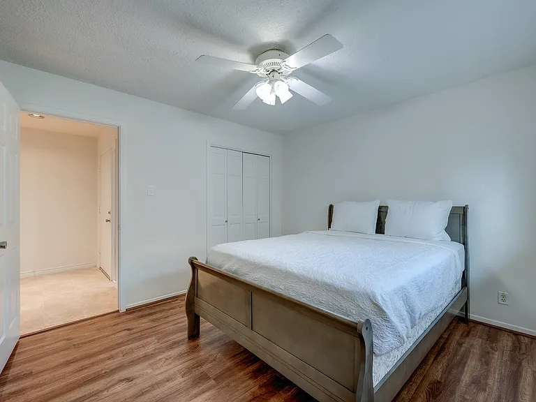 1722 S Kirkwood Rd — Photo 8