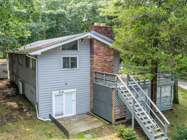 142 Fish Cove Road, Southampton, NY 11968