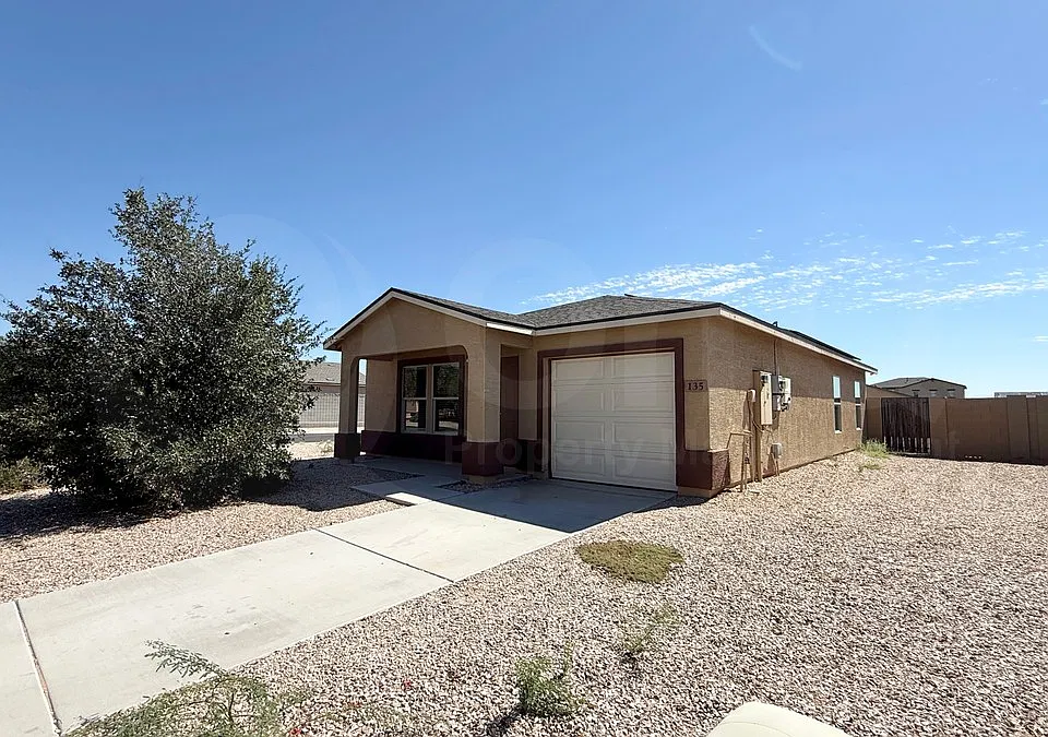 135 E Watson Pl